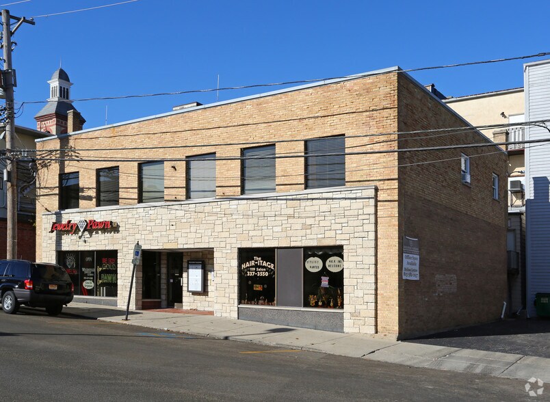 More Photos Of 119-121 Calhoun St, Woodstock Storefront Retail Office For Lease