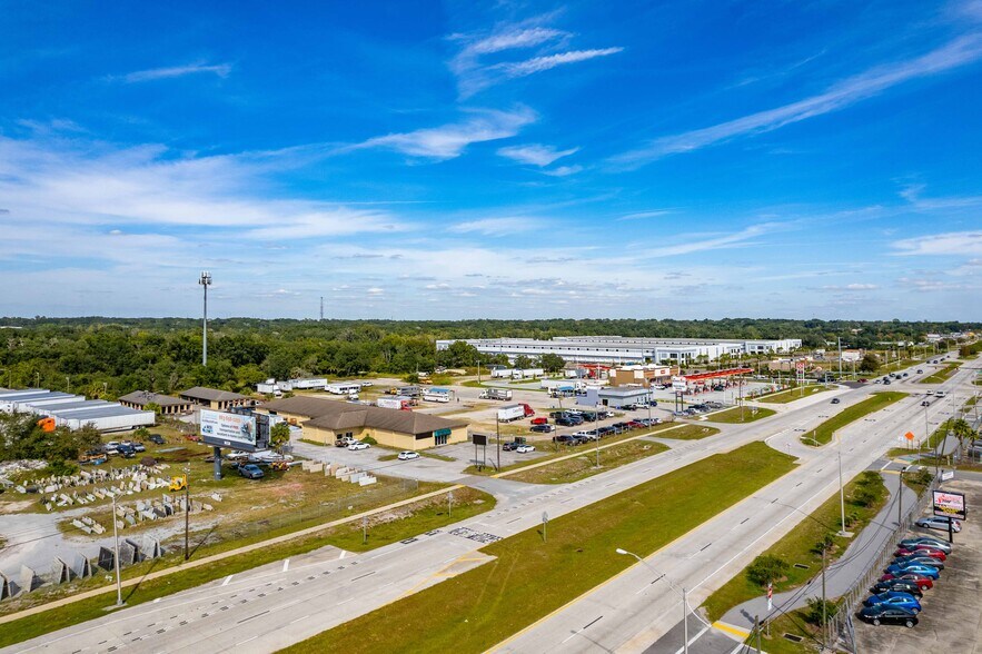 More Photos Of 2323 W Memorial Blvd, Lakeland Light Manufacturing For Lease