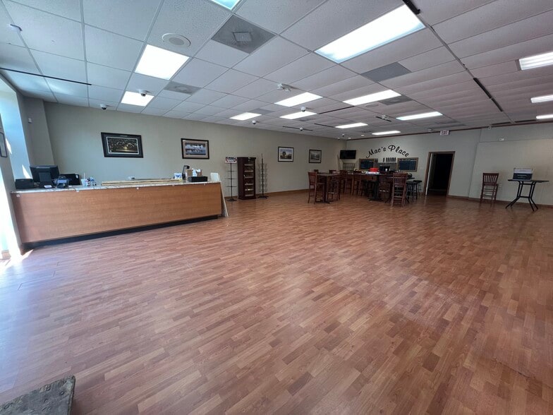 More Photos Of 699 Bultman Dr, Sumter Storefront Retail Office For Lease