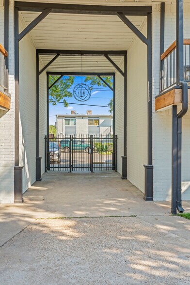 More Photos Of 101 S Allen Genoa Rd, South Houston Apartments For Sale