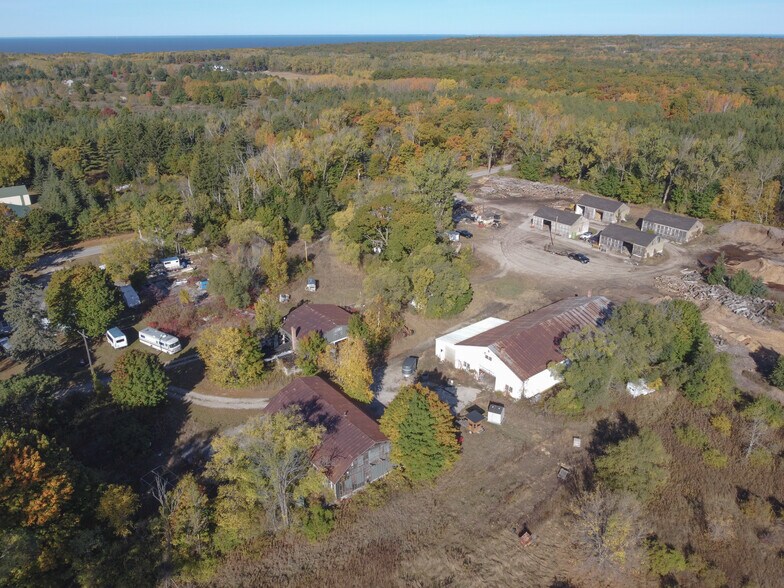 More Photos Of 5052 Reynolds Rd, Sturgeon Bay Flex For Sale