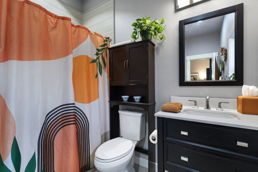 More Photos Of 215 NE 30th Ave, Portland Multifamily For Sale