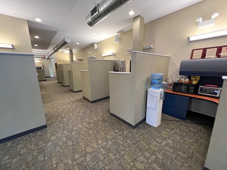 More Photos Of 2056-2058 W Belmont Ave, Chicago Office Residential For Sale