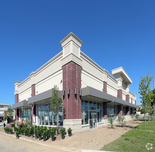 More Photos Of 374 Mountainview Rd S, Halton Hills Freestanding For Lease