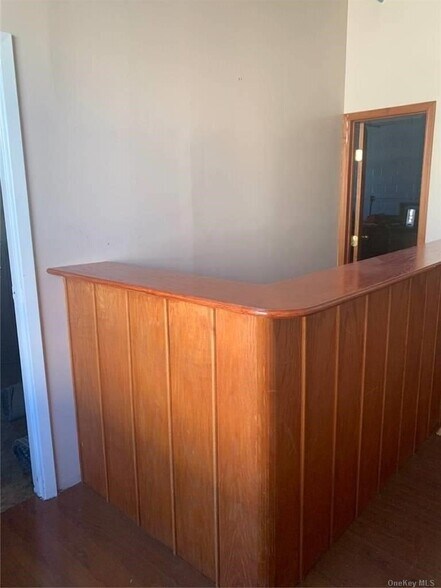 More Photos Of 504 Cherry Ln, Floral Park Warehouse For Lease