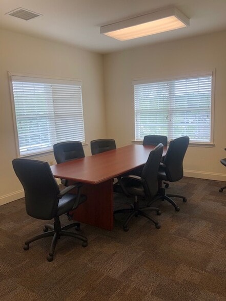 More Photos Of 351 Sparta Ave, Sparta Office For Lease