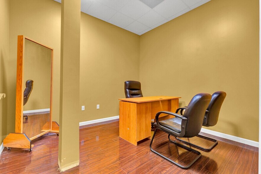 More Photos Of 1757 N University Dr, Pembroke Pines Storefront Retail Office For Lease