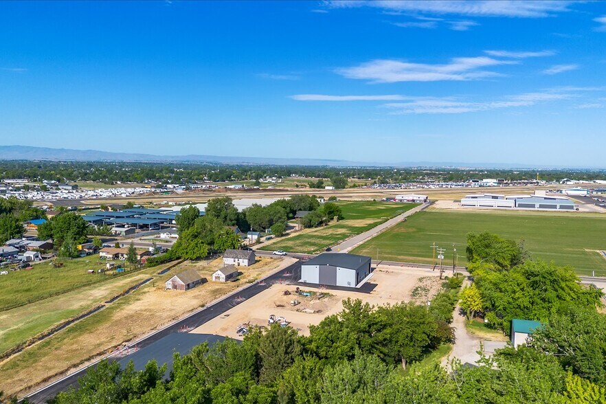 More Photos Of 80 N Happy Valley Rd, Nampa Warehouse For Sale