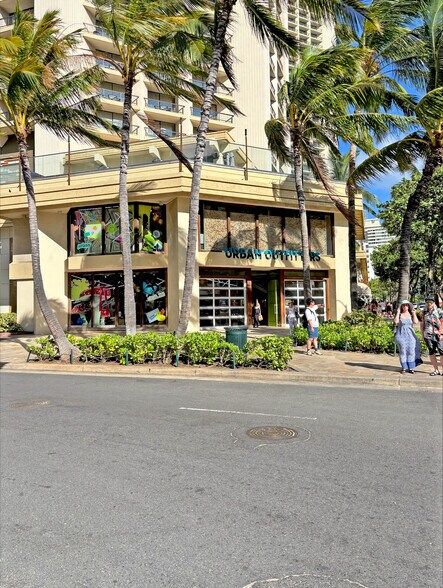 More Photos Of 2424 Kalakaua Ave, Honolulu Hotel For Lease