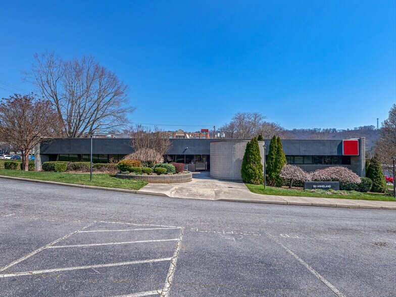 More Photos Of 86 Asheland Ave, Asheville Medical For Lease