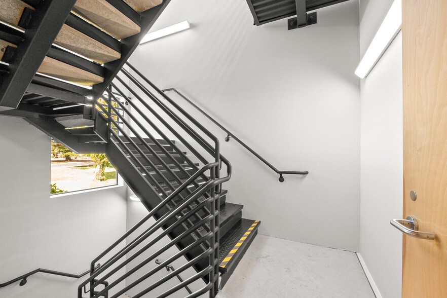 More Photos Of 512 Westline Dr, Alameda Medical For Lease