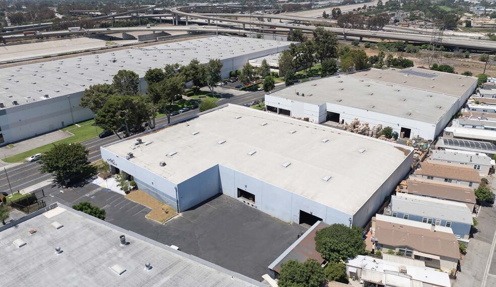 Primary Photo Of 13984 Orange Ave, Paramount Manufacturing For Lease