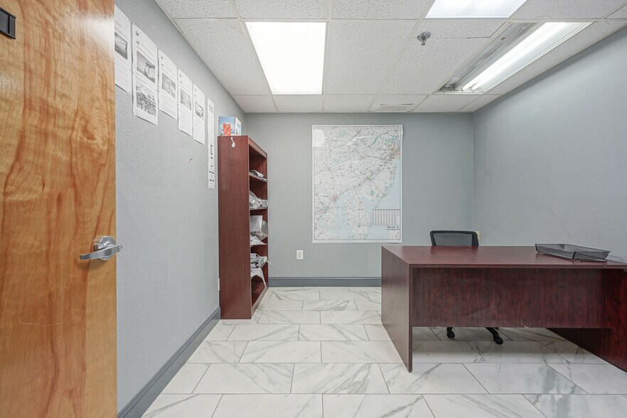 More Photos Of 49 Ironside Ct, Willingboro Manufacturing For Lease