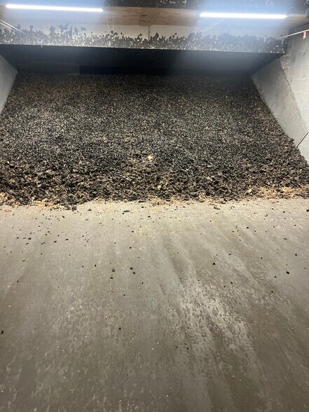 More Photos Of 43 County Road 17, Enterprise Showroom For Sale