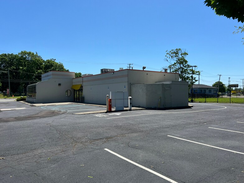 More Photos Of 15839 Telegraph Rd, Redford Fast Food For Lease