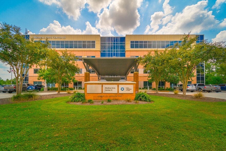 More Photos Of 17450 St. Lukes Way, The Woodlands Medical For Lease