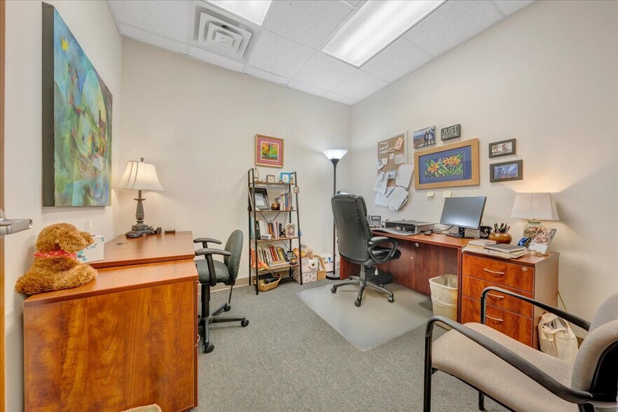 More Photos Of 2408 Electric Rd, Roanoke Medical For Lease