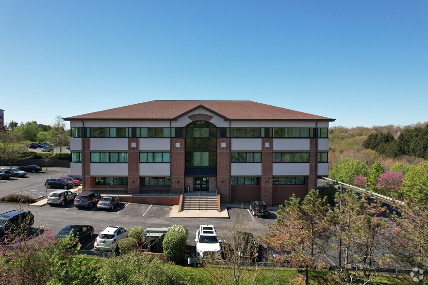 More Photos Of 6000 Brooktree Rd, Wexford Office For Lease