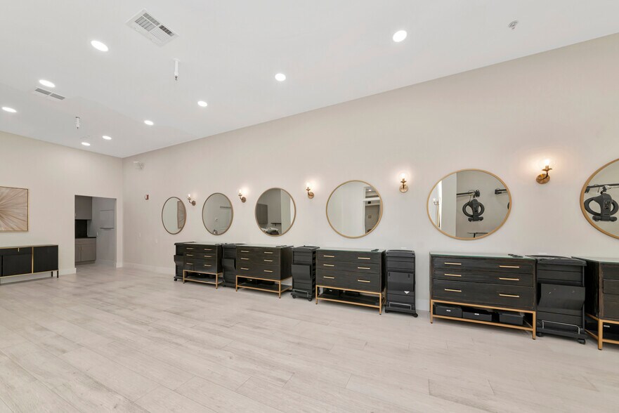 More Photos Of 1345 2nd St, Sarasota Office Residential For Sale