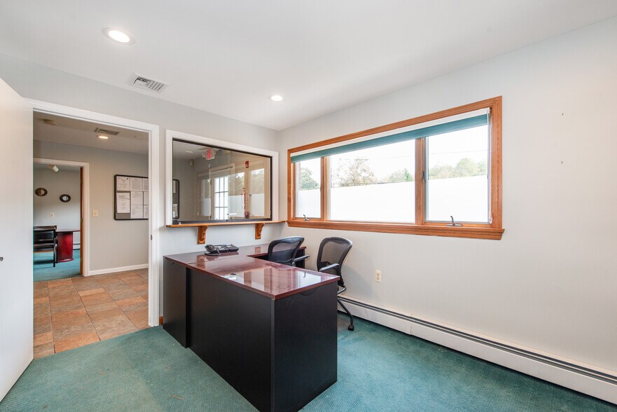 More Photos Of 13 Stillwater Rd, Blairstown Office For Lease