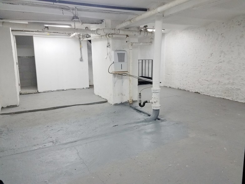 More Photos Of 212 E 122nd St, New York Apartments For Lease