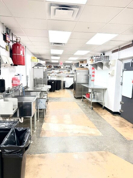 More Photos Of 190 S County Road 427, Longwood Freestanding For Lease