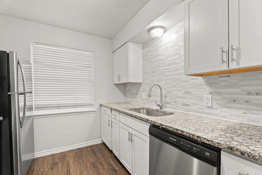 More Photos Of 429 Johnson St, Longview Apartments For Sale