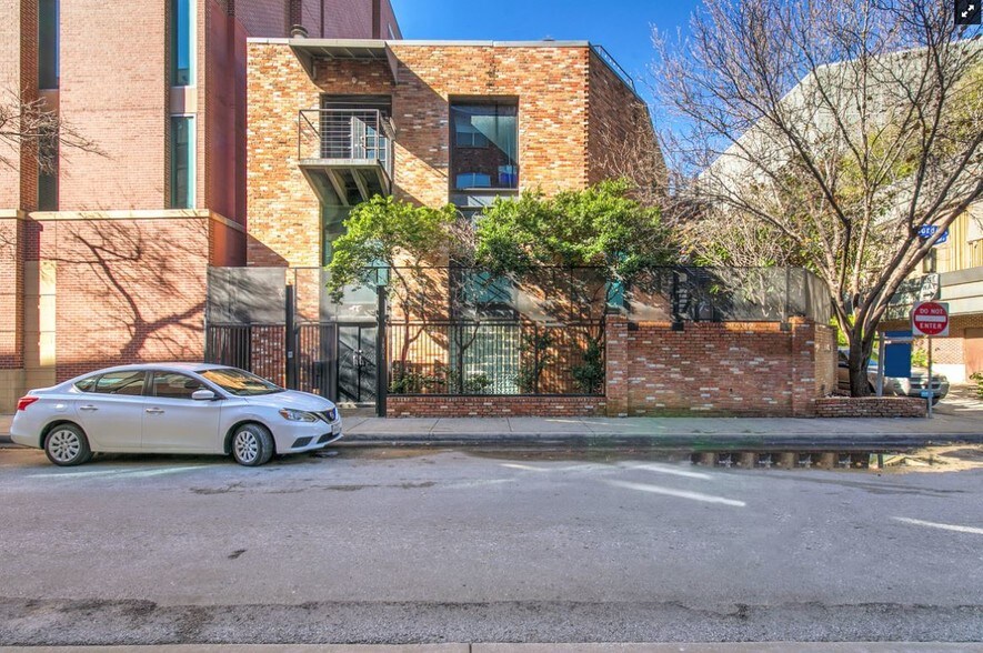 More Photos Of 1801 Laws St, Dallas Office Residential For Lease