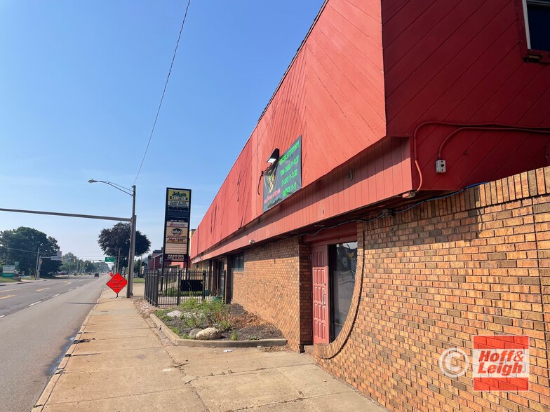More Photos Of 2729 Cleveland Ave NW, Canton Storefront Retail Office For Sale