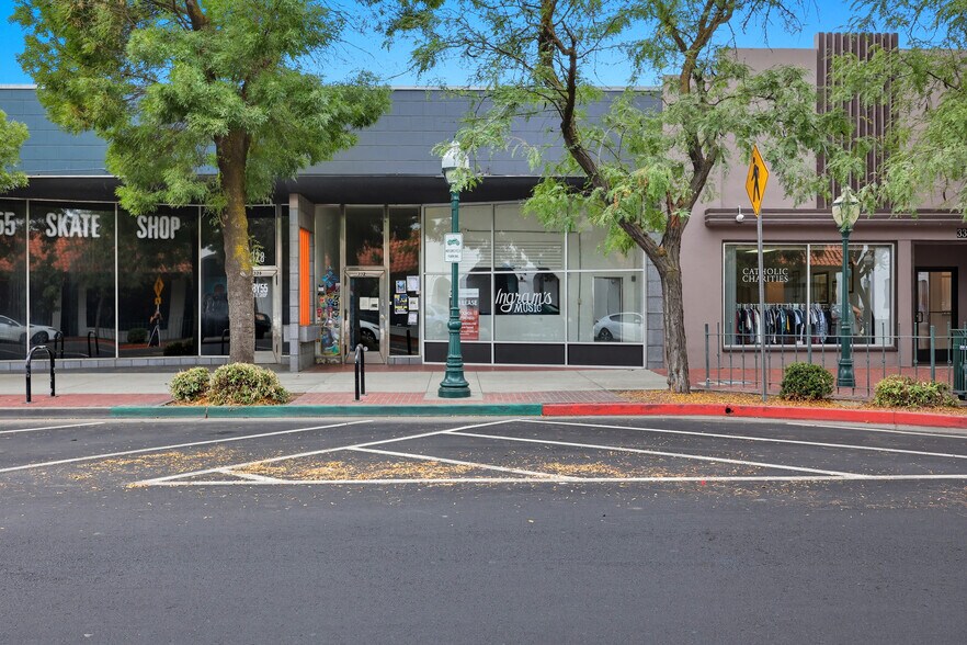 More Photos Of 328-332 W Main St, Merced Storefront For Lease