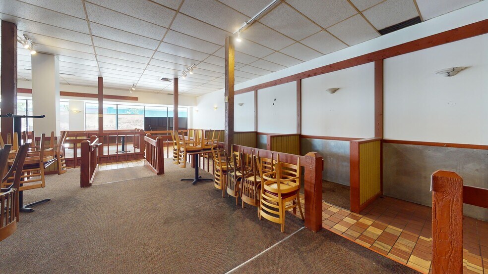 More Photos Of 100-114 W Wishkah St, Aberdeen General Retail For Lease