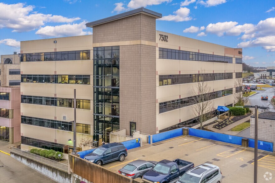 More Photos Of 7502 State Rd, Cincinnati Medical For Lease