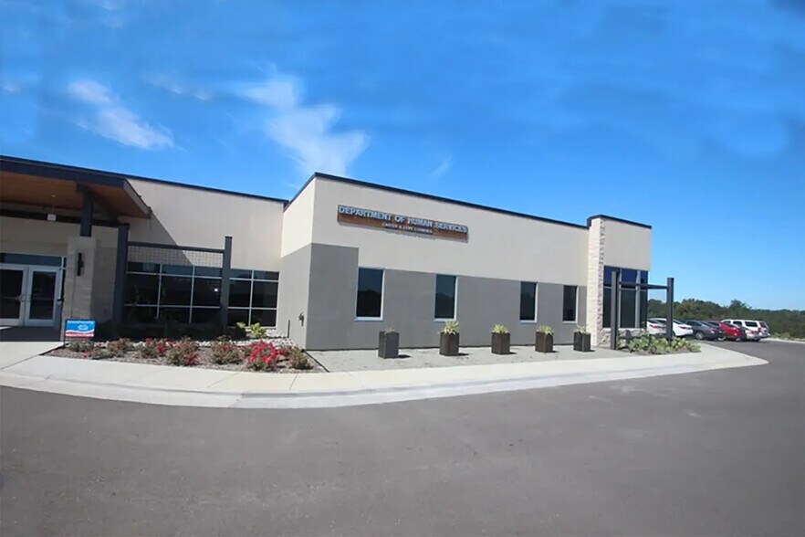 More Photos Of 410 Travertine, Ardmore Office For Sale