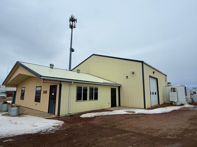 Primary Photo Of 315 E Railroad St, Cut Bank Sports And Entertainment For Sale