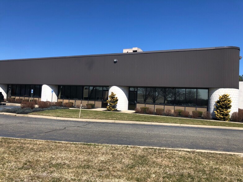 More Photos Of 101 Colin Dr, Holbrook Manufacturing For Lease