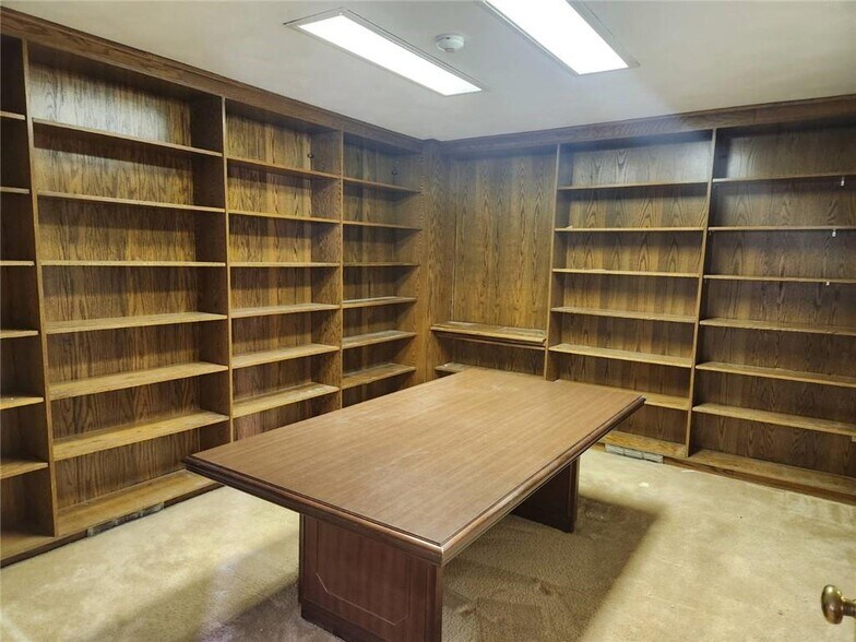 More Photos Of 1531 Mineral Spring Ave, North Providence Office For Sale