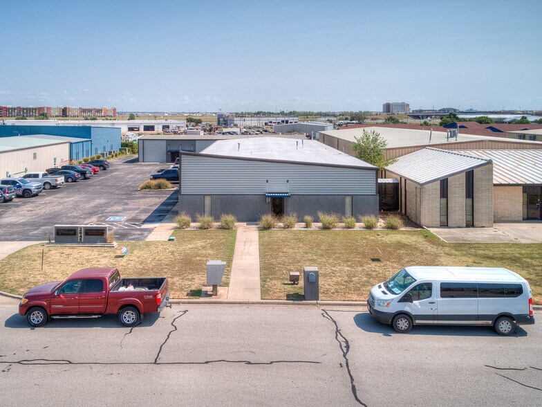 More Photos Of 2845 Broce Dr, Norman Office For Sale