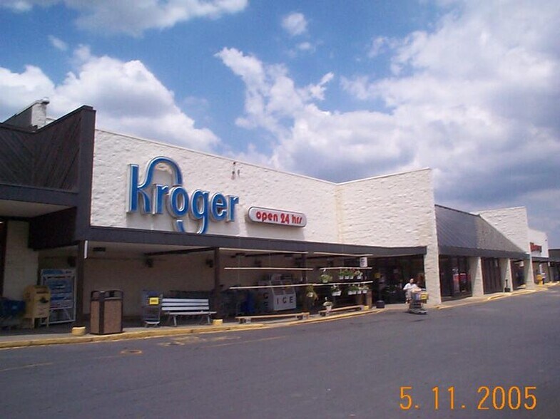 More Photos Of 800 Robert C Byrd Dr, Crab Orchard Freestanding For Lease