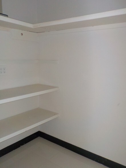 More Photos Of 3700 N 10th St, McAllen Office For Lease