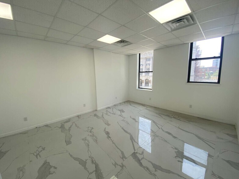 More Photos Of 586 Newark Ave, Jersey City Office For Lease