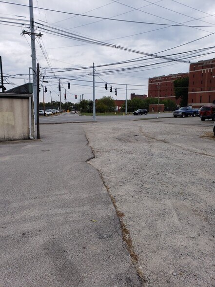 More Photos Of 2707 7th Street Rd, Louisville General Retail For Sale