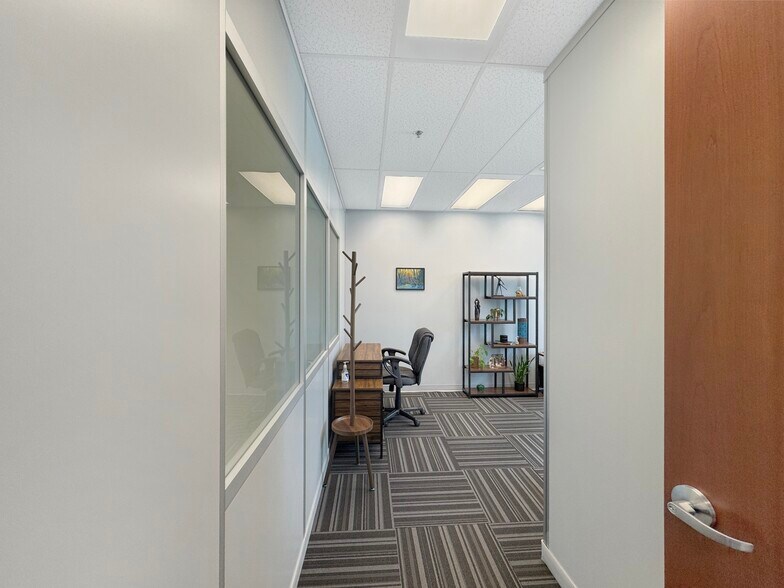 More Photos Of 396 11th Ave SW, Calgary Office For Sale