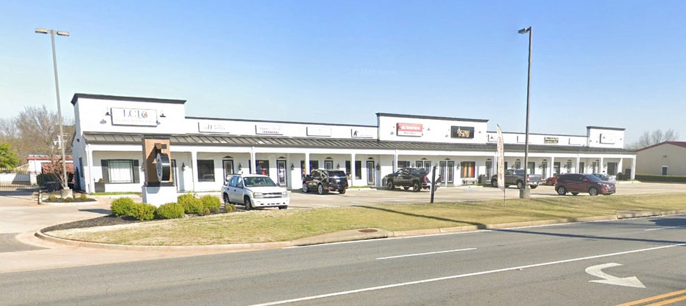 Primary Photo Of 3520 US Highway 41 N, Byron General Retail For Lease