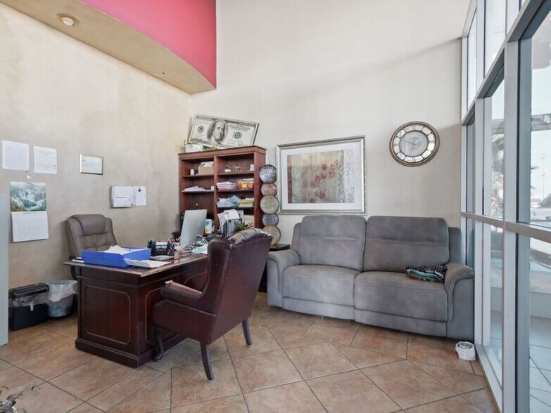 More Photos Of 7900 E Stockton Blvd, Sacramento Auto Dealership For Sale