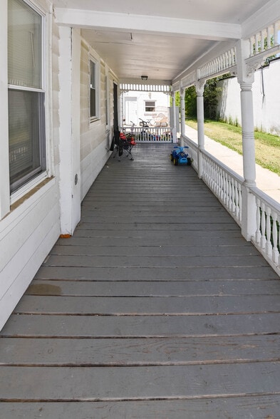 More Photos Of 128 S Philadelphia Blvd, Aberdeen Apartments For Sale