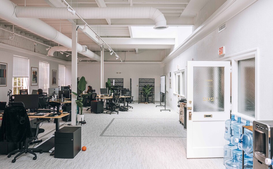 More Photos Of 215 Church St, Decatur Loft Creative Space For Lease