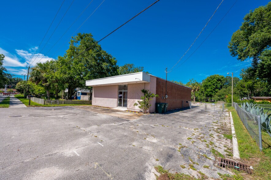 More Photos Of 112 Center St, Daytona Beach Office Residential For Sale