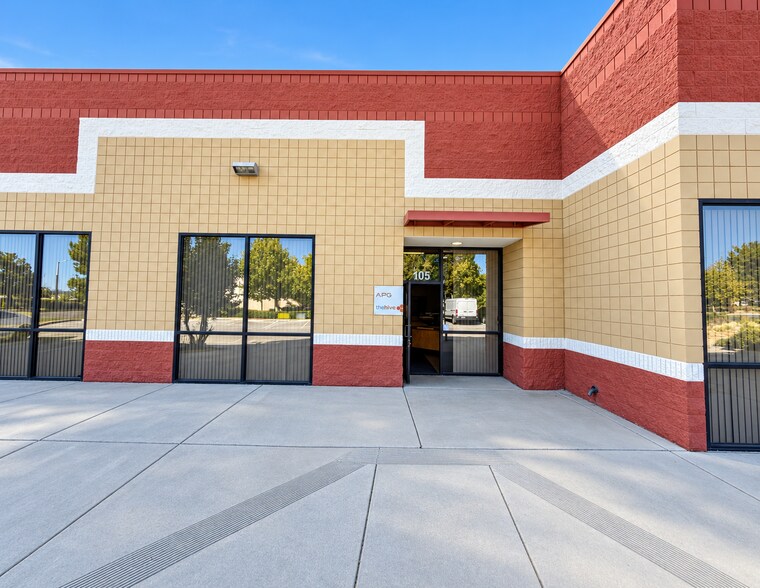 More Photos Of 244 E Avenue K10, Lancaster Showroom For Lease