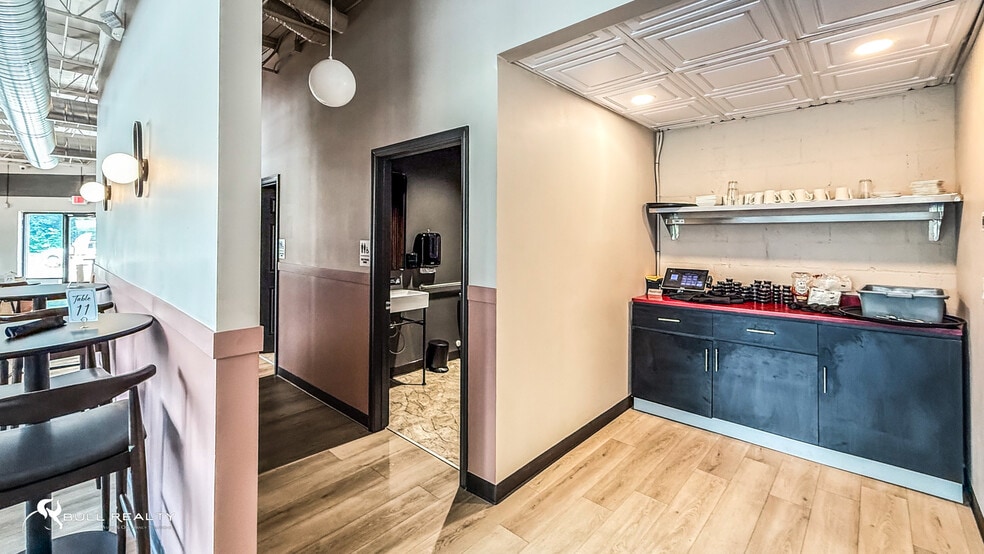 More Photos Of 845 Flat Shoals Ave SE, Atlanta Freestanding For Lease