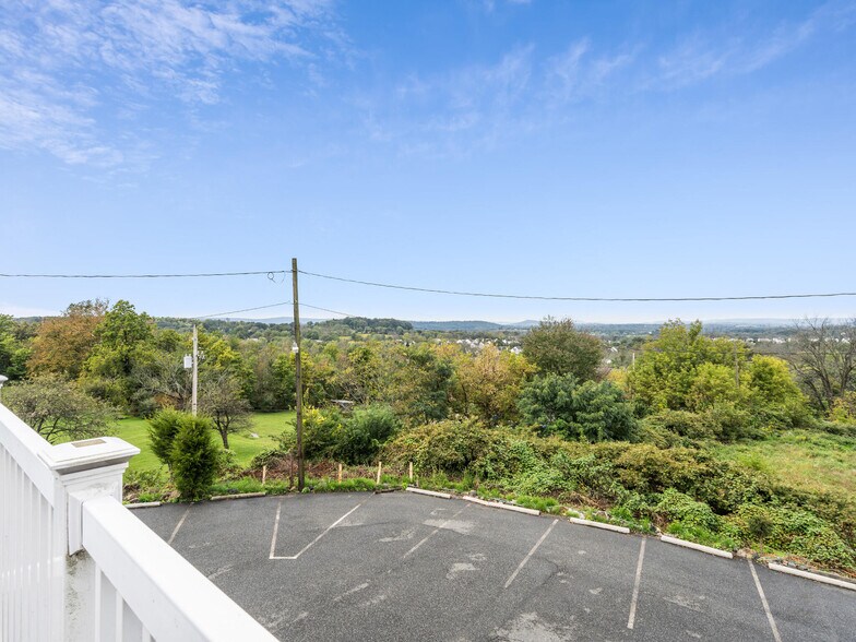 More Photos Of 1495 Farmington Ave, Pottstown General Retail For Sale